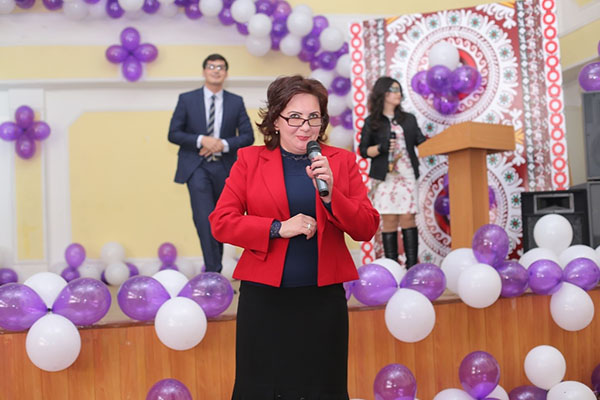 Dedicarea studenților: scripturi, concursuri, modificări ale pieselor