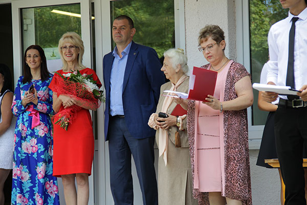 Felicitări felicitări pentru absolvire în anul 2017 pentru clasele a IX-a și a 11-a
