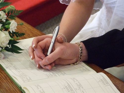 Înregistrarea căsătoriei în registratură