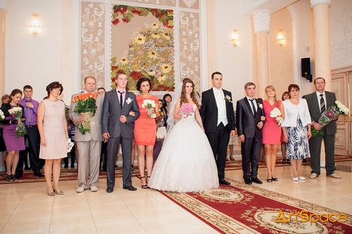 Înregistrarea solemnă a căsătoriei în registratură