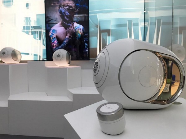 Revoluția sunetului: difuzor wireless Devialet Gold Phantom
