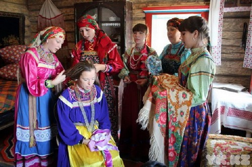 Tradițiile rusești de nunți și confecționarea de mireasă, ritualuri și obiceiuri