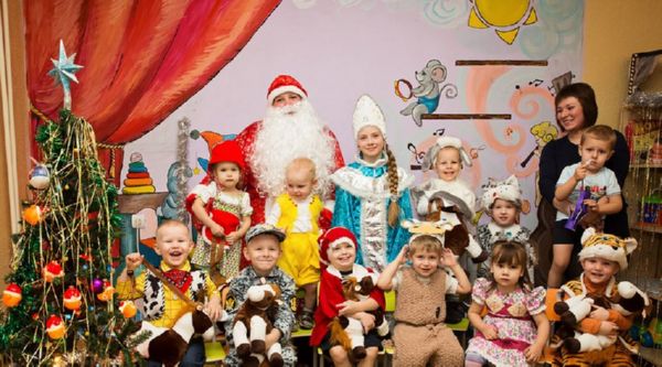 Scenariu matineu de Anul Nou, idei pentru școala primară și grădiniță (junior, mediu, grup senior)