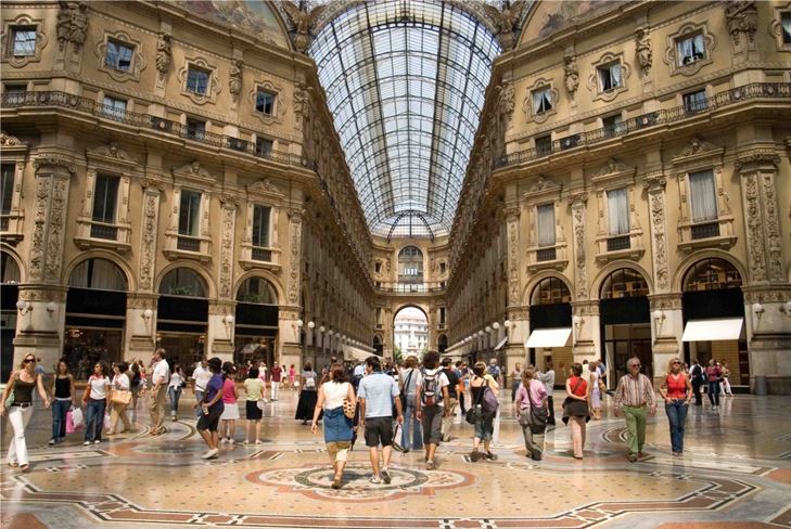 Shopping în Italia: caracteristicile de a cumpăra haine în Milano