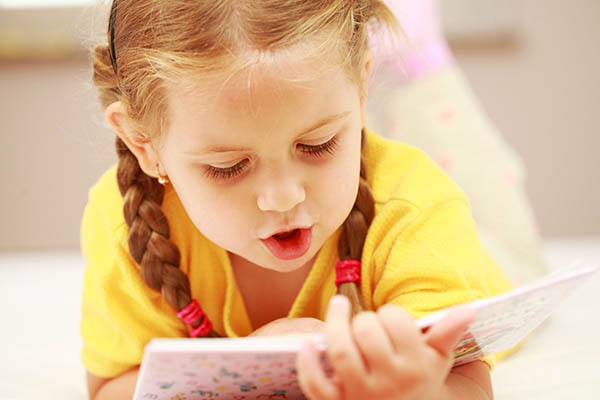 Poezii pentru elevii de clasa întâi pe linie în cinstea Zilei cunoașterii 1 septembrie