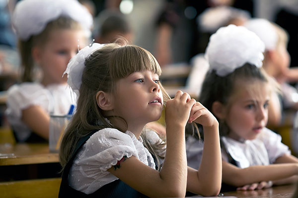 Poezii pentru elevii de clasa întâi pe linie în cinstea Zilei cunoașterii 1 septembrie