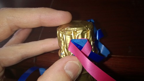 Decorarea șampaniei de nuntă cu mâinile tale