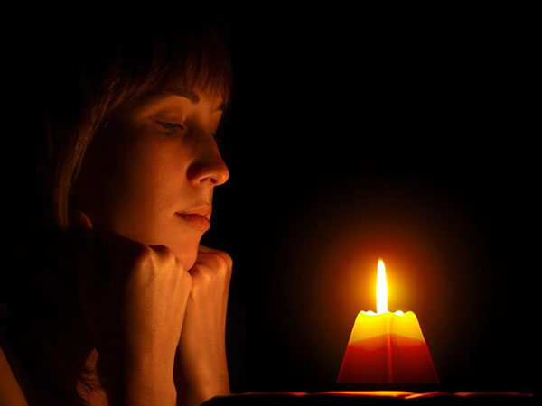 Conspirația de a iubi bărbații, magia albă: citiți textele la domiciliu