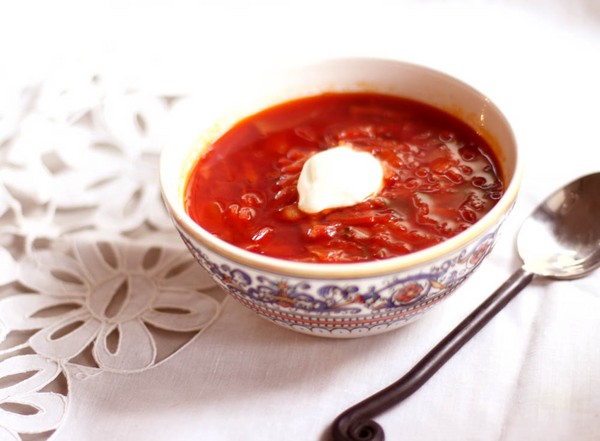 Borsch pentru iarna în cutii, retete pentru preparate cu sfecla si varza, pasta de tomate si fara ea