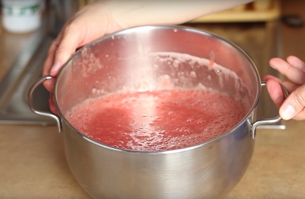 Borsch pentru iarna în cutii, retete pentru preparate cu sfecla si varza, pasta de tomate si fara ea