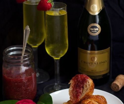 Vin de casă din gem de zmeură