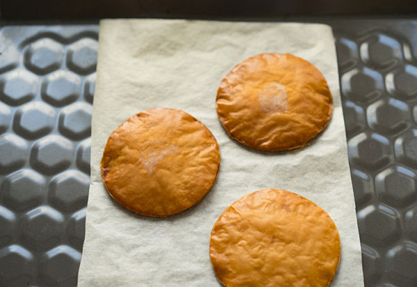 Ideea pentru prânz: mini pizza picantă cu creveți