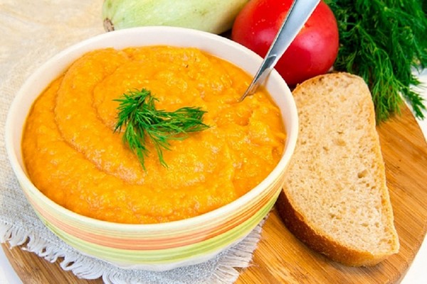 Caviar de dovlecei - retete cu maioneza, piper, tocat, în multivarka