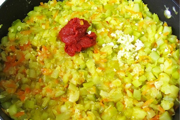 Caviar de dovlecei - retete cu maioneza, piper, tocat, în multivarka