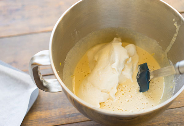 O reteta rafinata: o rola cu crema cremoasa