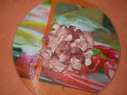 Carne de porc într-un sos cremos într-o multivarcă