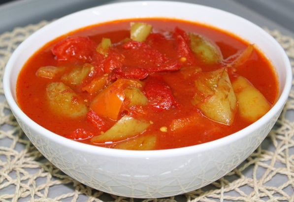 Cum se face lecho de tomate și piper