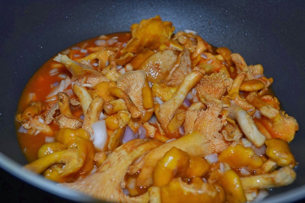 Cum să gătești chanterelles într-o tigaie