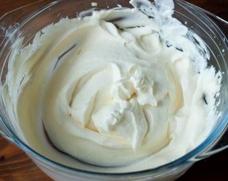 Cum sa faci o crema pentru capkake: cremă, brânză și smântână de lapte condensat, o rețetă cu o fotografie