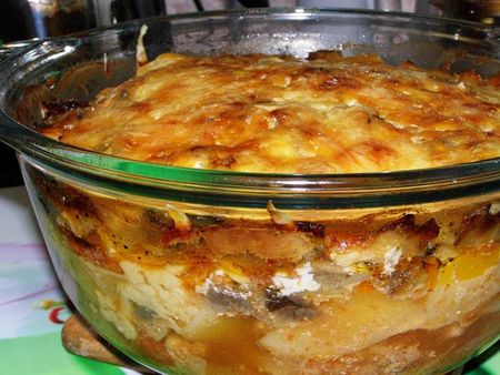 Cartofi cu carne în cuptor: cum să gătești delicios?
