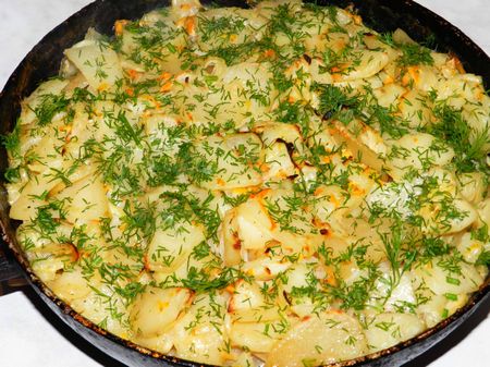 Cartofi cu carne în cuptor: cum să gătești delicios?