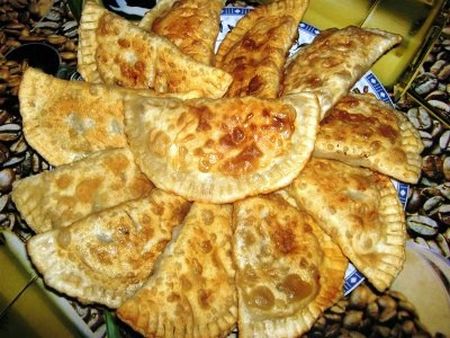 Pateuri caucazian cu carne - chebureks