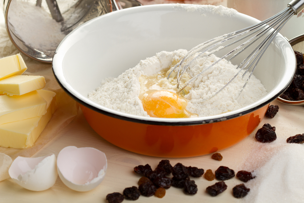Ingrediente pentru turta cu stafide in matrite Ingrediente pentru turta cu stafide in matrite
