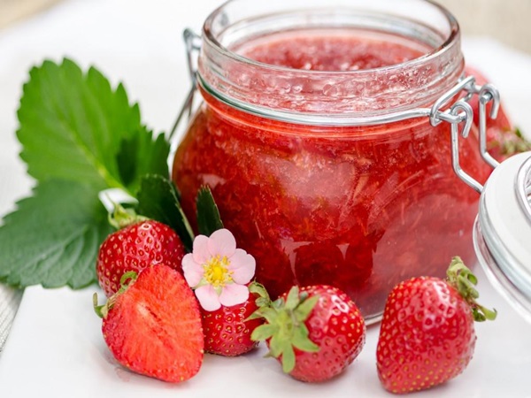 Delicioase gem de căpșuni groase, rețete pentru iarnă