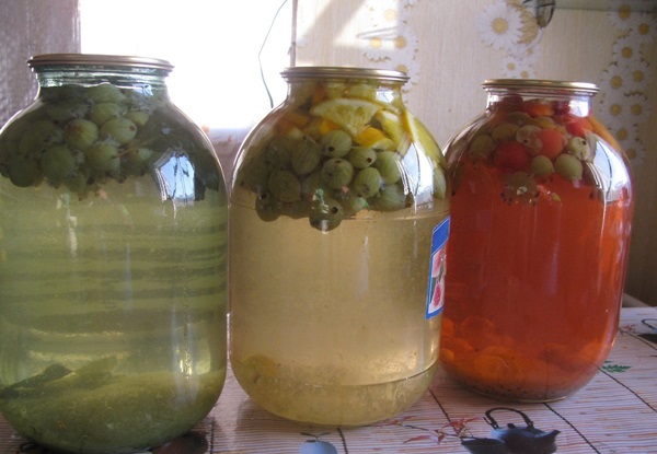 Compote de fructe de măsline pentru iarnă