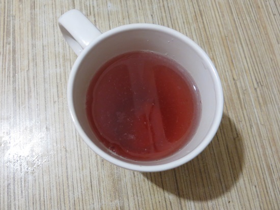 Cadou aromat de cireșe într-o tava și multivark - rețetă
