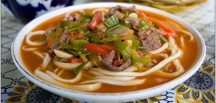 lagman pe o farfurie
