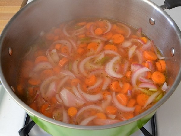 Morcovi pentru iarnă în cutii - în coreeană, lecho, salată, dressing - rețete foarte gustoase cu ceapă, sfecla, piper. Cum să păstreze morcovii pentru iarnă acasă