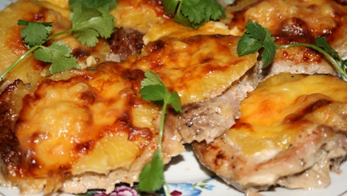 carne și ananas