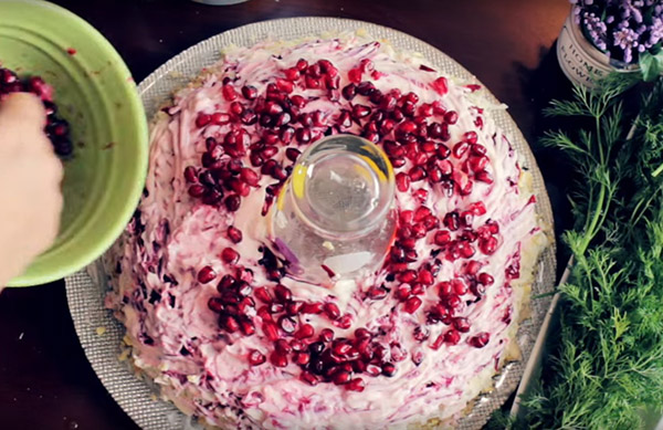 Salată de Anul Nou - rețete simple, ieftine și delicioase pentru Anul Nou 2017 Cock cu fotografie