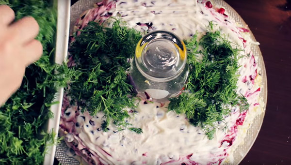 Salată de Anul Nou - rețete simple, ieftine și delicioase pentru Anul Nou 2017 Cock cu fotografie
