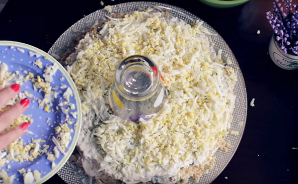 Salată de Anul Nou - rețete simple, ieftine și delicioase pentru Anul Nou 2017 Cock cu fotografie