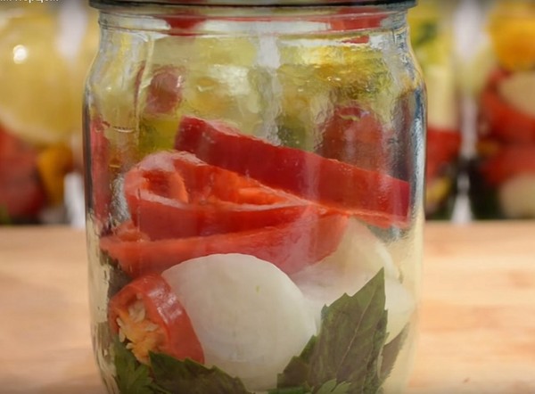 Patiserii pentru iarnă, rețete delicioase de blancuri "Înghețați degetele" în borcane - murate, sărate, fără sterilizare