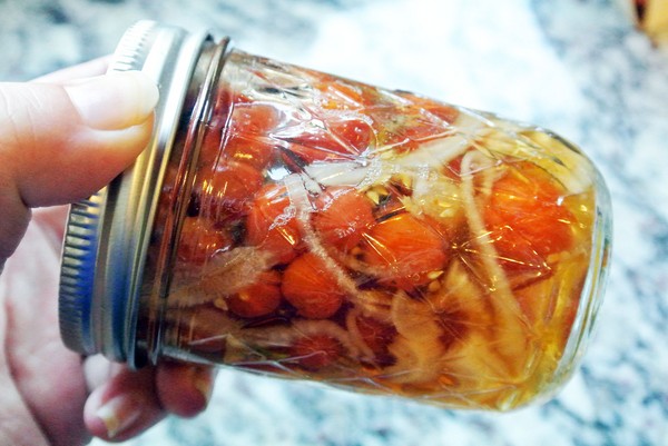 Tomate cu usturoi pentru iarnă, rețete. Recoltarea roșiilor cu usturoi pentru iarnă: o rețetă pentru gătit rapid, fără sterilizare, sărată fără scăldat Tomate cu usturoi pentru iarnă, rețete. Recoltarea roșiilor cu usturoi pentru iarnă: o rețetă pentru gătit rapid, fără sterilizare, sărată fără scăldat