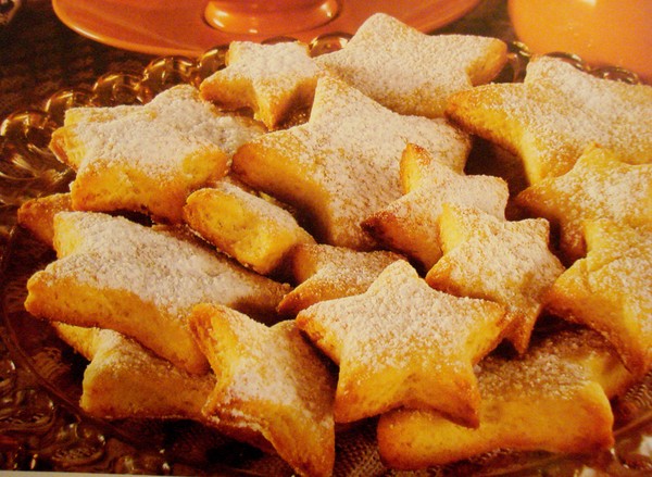 Rețete de cookie-uri din margarină: cu o fotografie, printr-o mașină de măcinat cu carne, fără ouă sau cu smântână