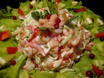 Salată de creveți și calmar