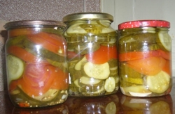 Salata de castraveti si piper pentru iarna