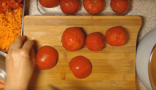 Salată cu orez și legume pentru iarnă. Retete de salata pentru iarna cu orez si rosii, dovlecei, morcovi