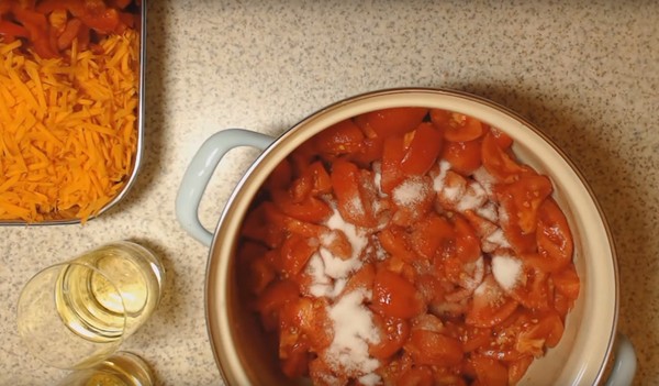 Salată cu orez și legume pentru iarnă. Retete de salata pentru iarna cu orez si rosii, dovlecei, morcovi
