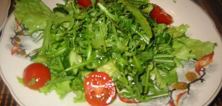 Salata cu rucola: retete originale