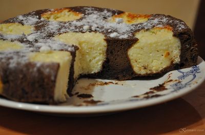 O rețetă delicioasă pentru un tort de brânză de vaci într-un multivarchet este un desert excelent pentru întreaga familie.