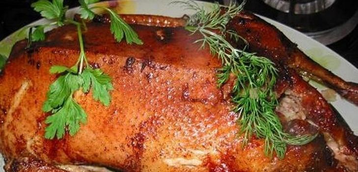 Duck în cuptor: cât de gustos să gătesc?