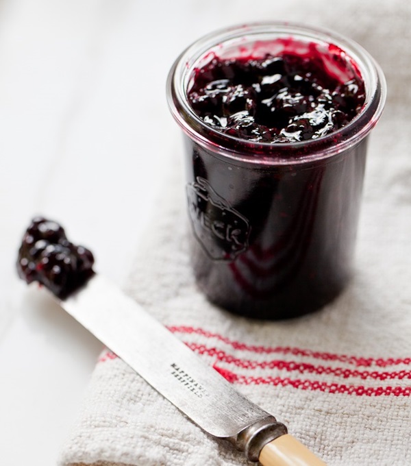 Jam din negru chokeberry