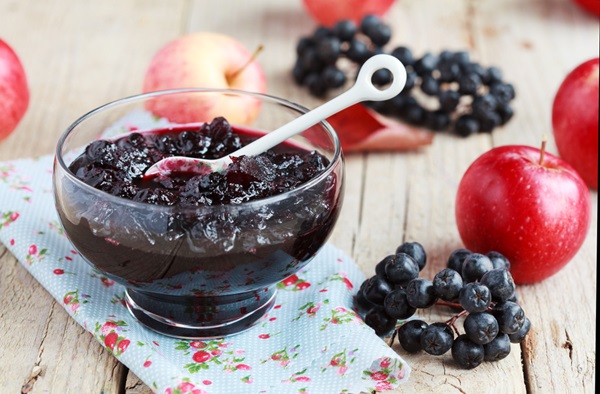 Jam din negru chokeberry