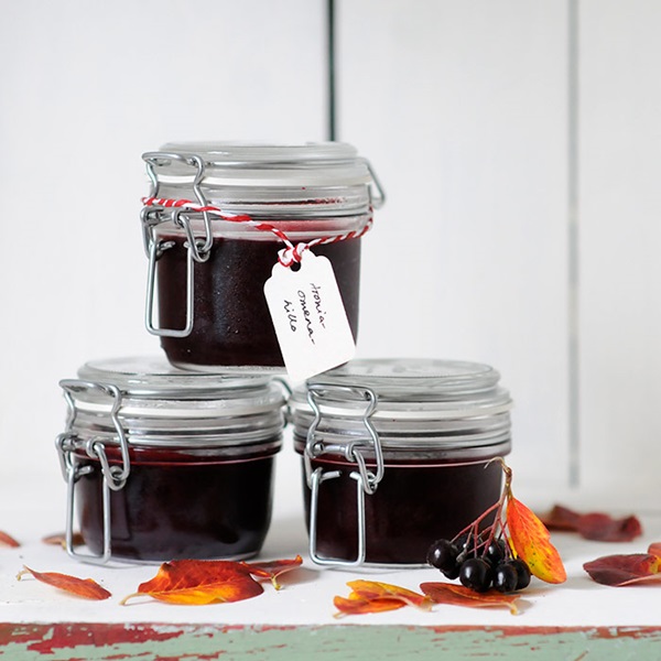 Jam din negru chokeberry