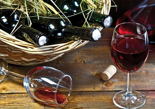 Vin de casa din chokeberry